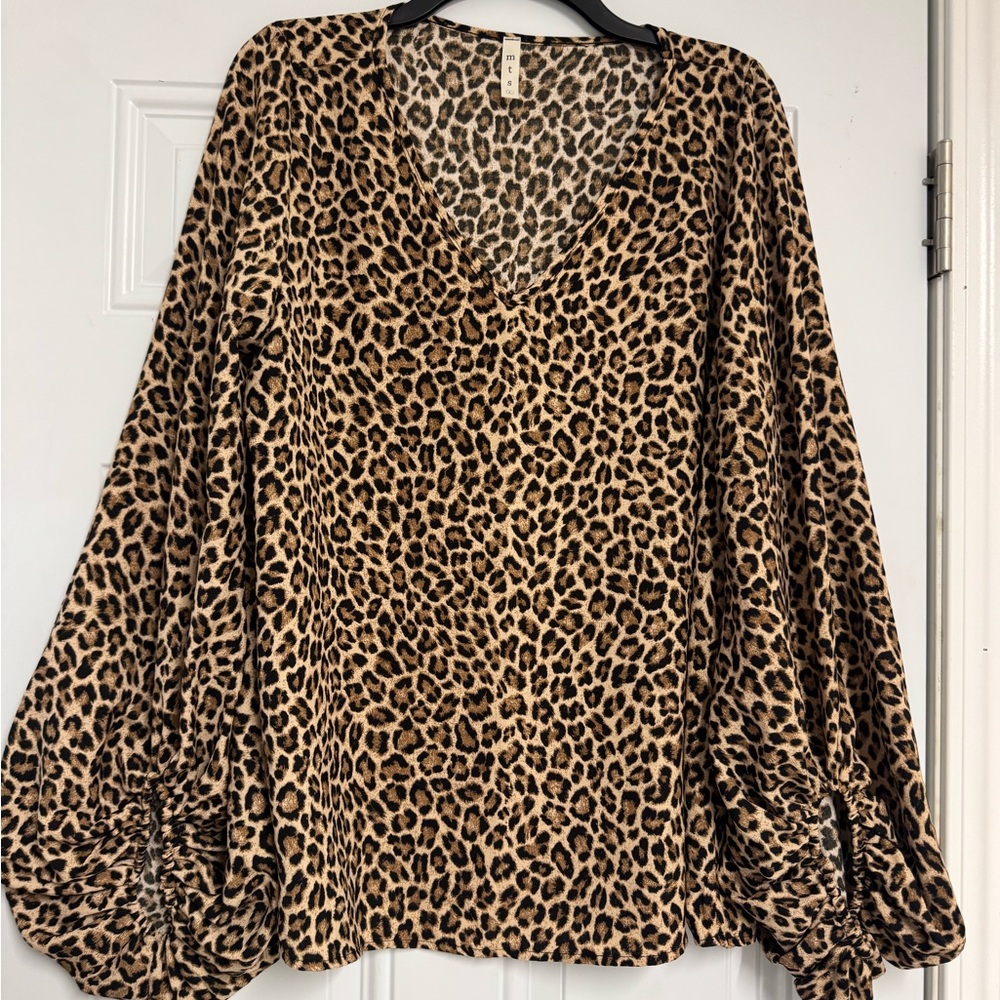 Leopard Print V-Neck Blouse, bubble sleeves